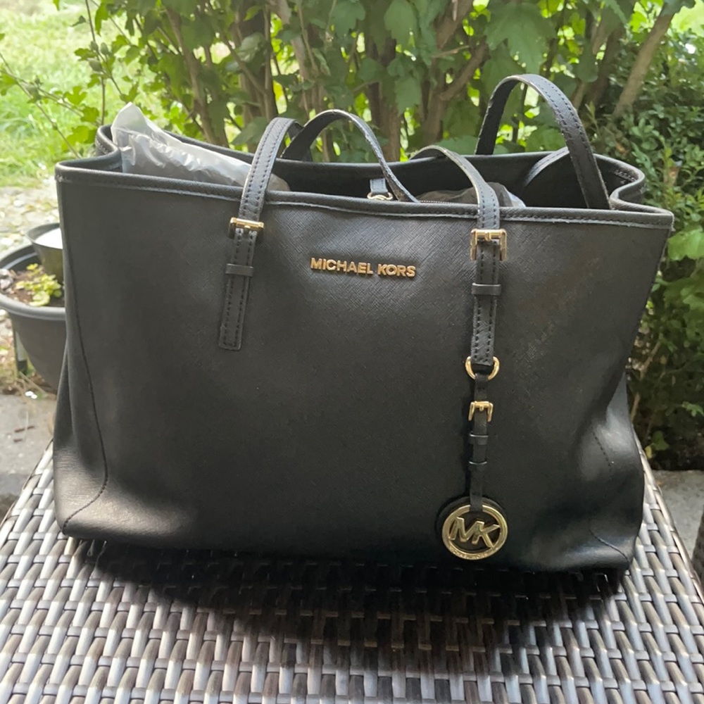 Michael Kors jet set tote